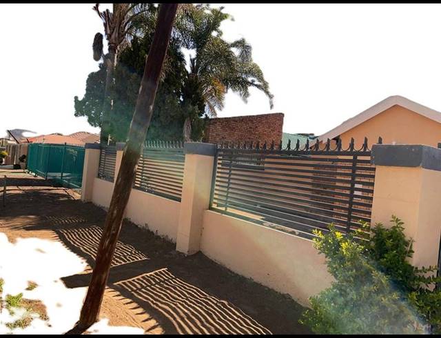 3 BEDROOM HOUSE FOR SALE IN MANKWENG
